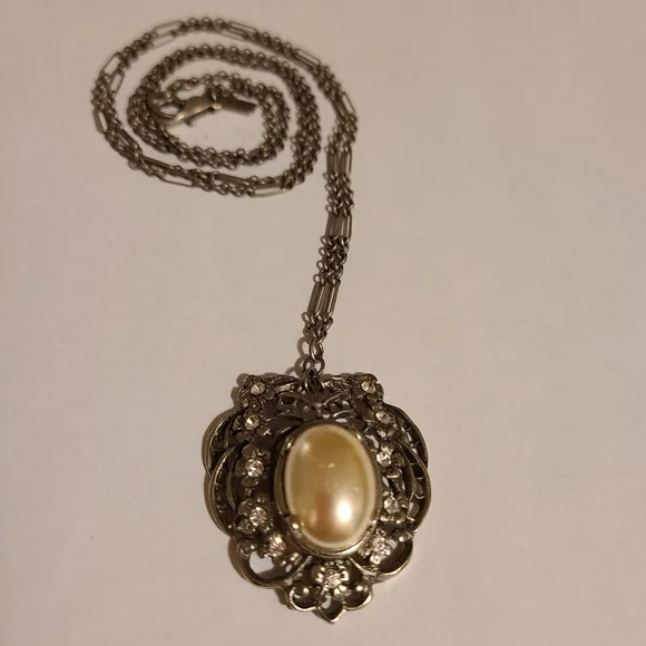 Rachel Bonnie J. Pendant 28" chain - Picture 6 of 7